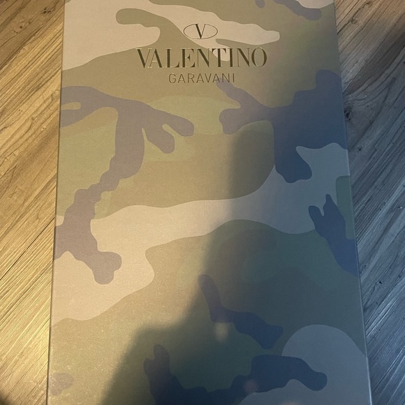 Valentino Garavani Men’s Rockrunner Sneaker Size 10. Dustbag & box included main image 4